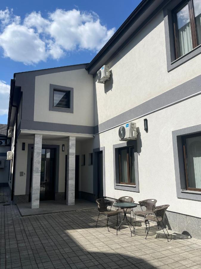 Morpheus Apartmani Sremska Mitrovica Exteriör bild
