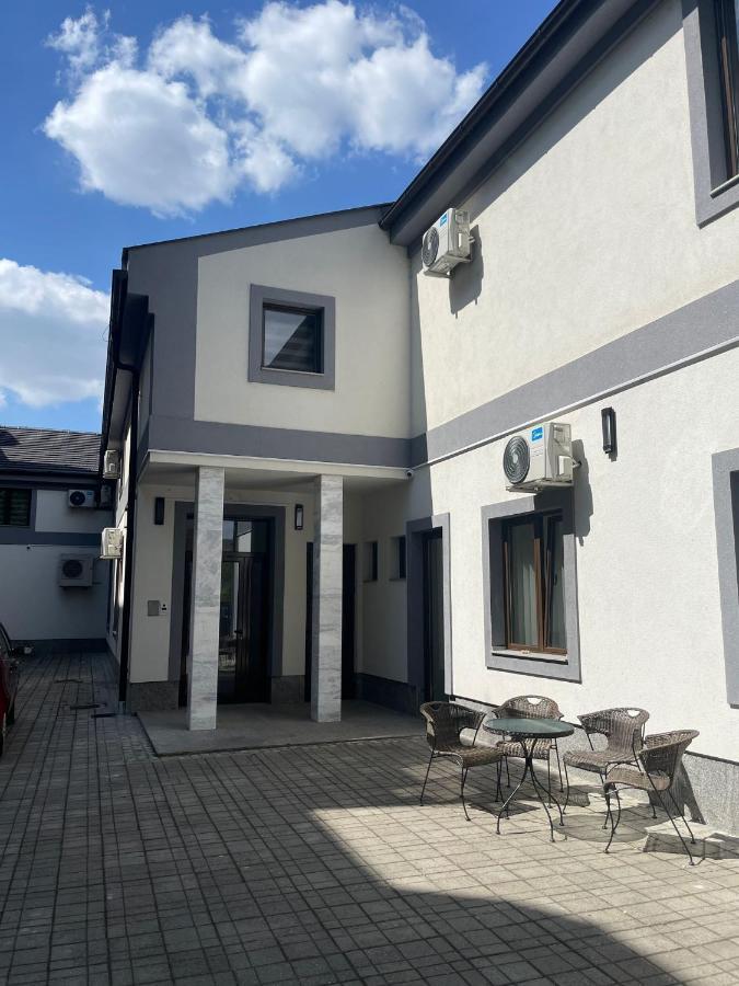 Morpheus Apartmani Sremska Mitrovica Exteriör bild