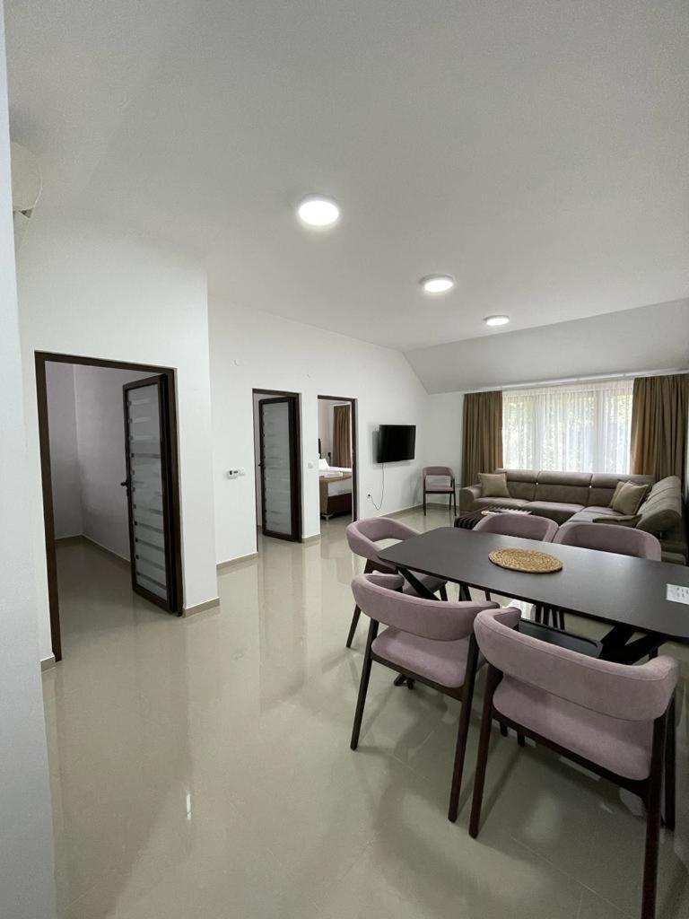 Morpheus Apartmani Sremska Mitrovica Exteriör bild