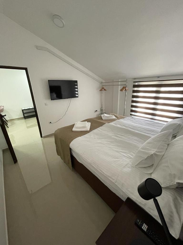 Morpheus Apartmani Sremska Mitrovica Exteriör bild